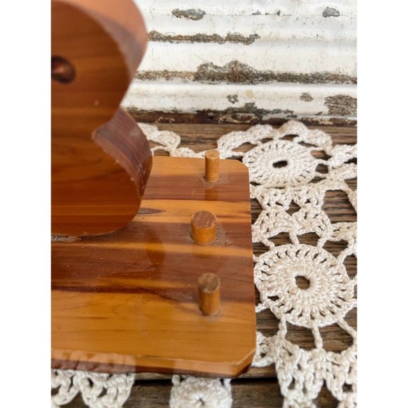 Vintage Wood Bird Scissor Holder, Pin Cushion Thread Spool sewing caddy - Picture 5 of 10